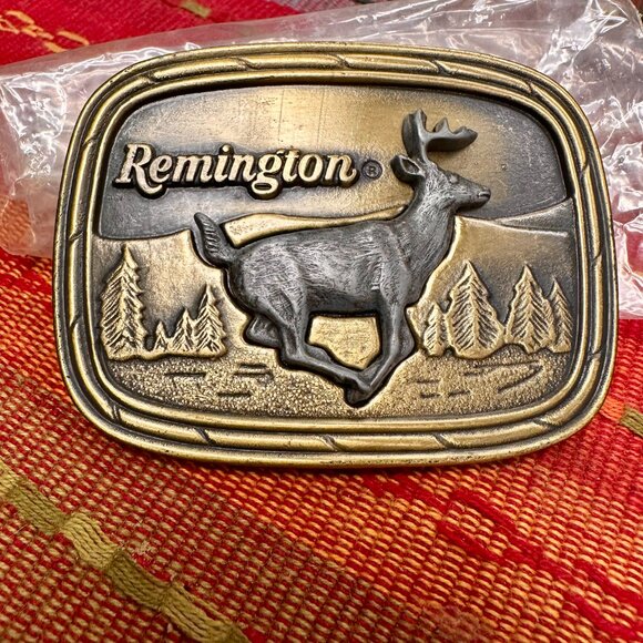 Remington Arms Promo Belt Buckle White Tailed Deer Sid Bell Vintage 70s NOS - Picture 1 of 4